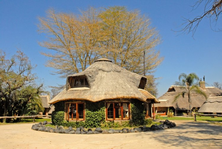 Touring the beautiful Pamuzinda Safari Lodge, Zimbabwe