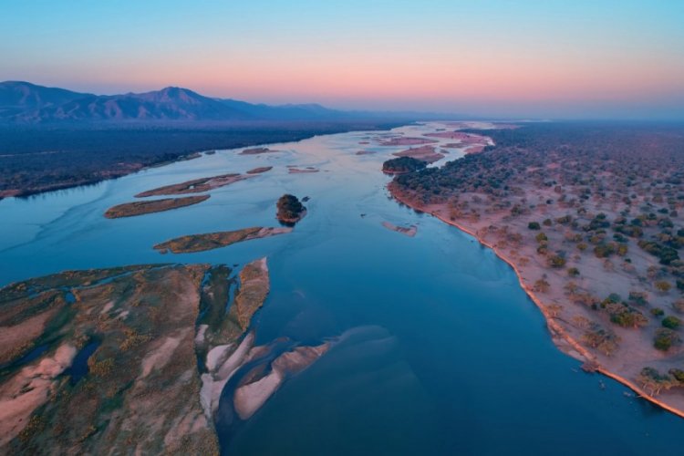 Diving deep into the Mana Pools, Zimbabwe